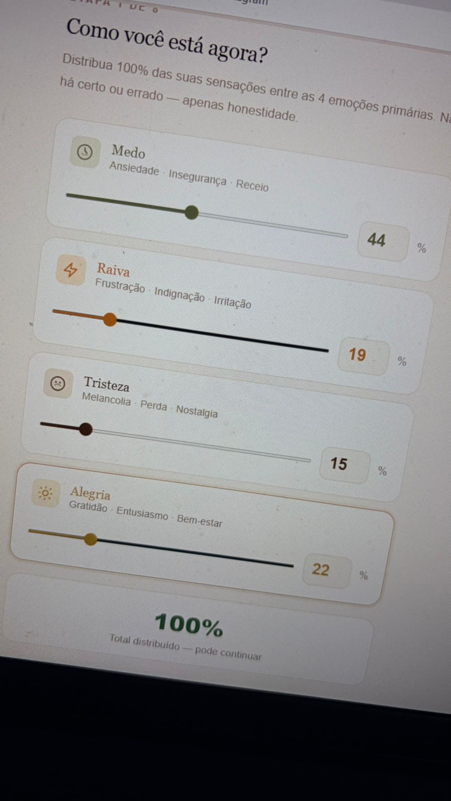 Tela do app mostrando a distribuição de medo, raiva, tristeza e alegria